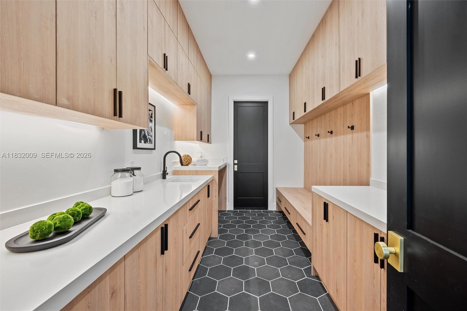 BREAKERS WEST - Residential