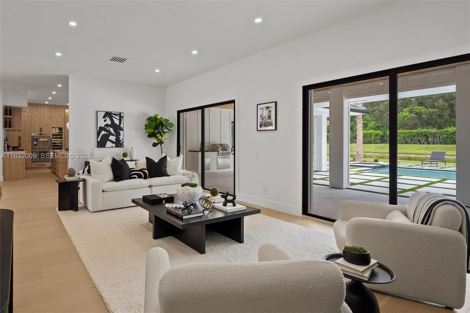 BREAKERS WEST - Residential