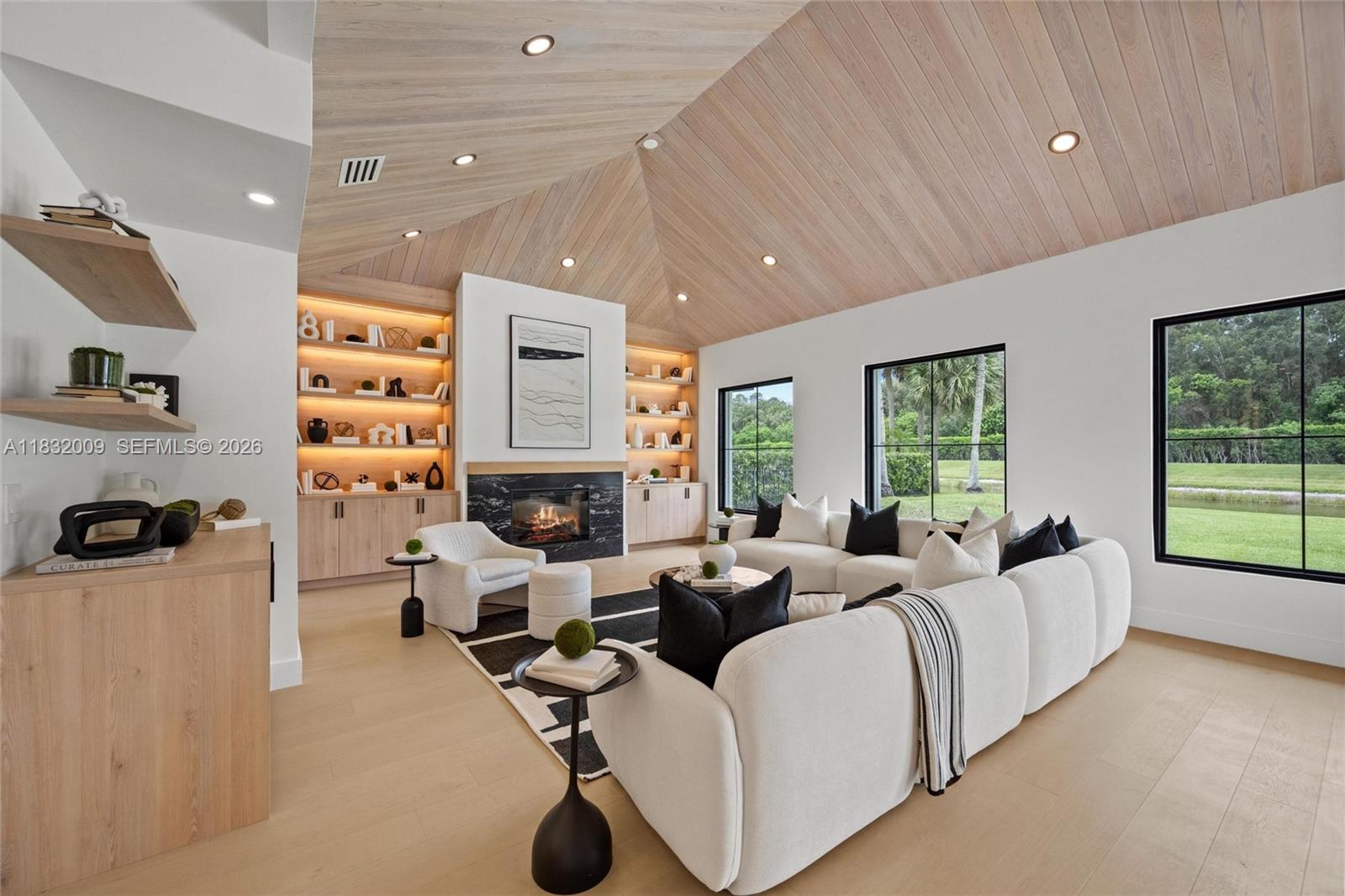 BREAKERS WEST - Residential