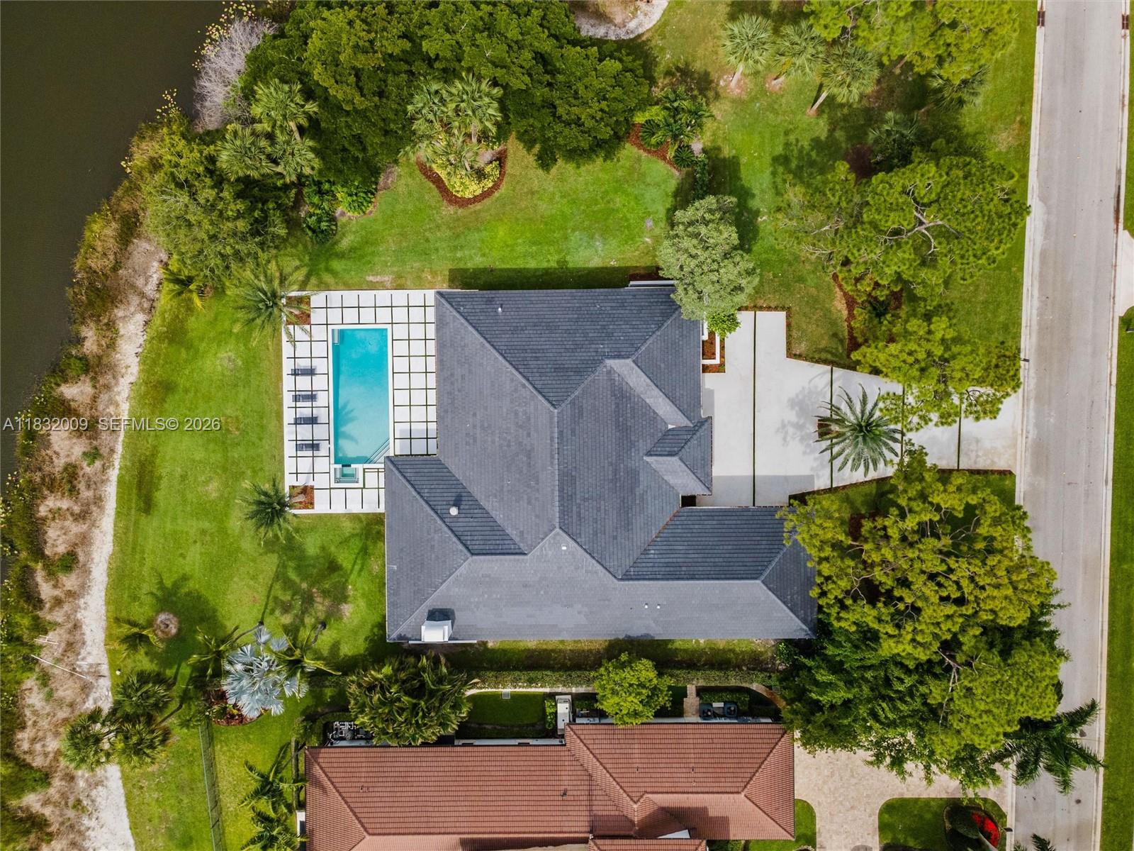 BREAKERS WEST - Residential