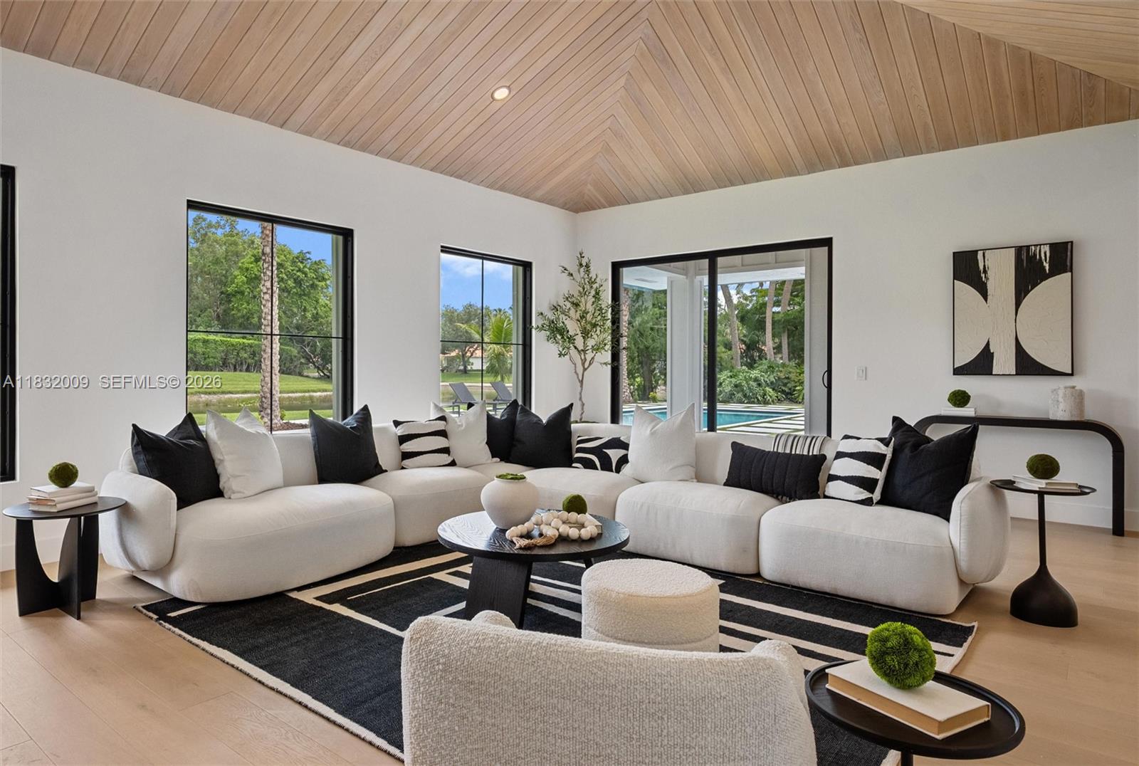 BREAKERS WEST - Residential