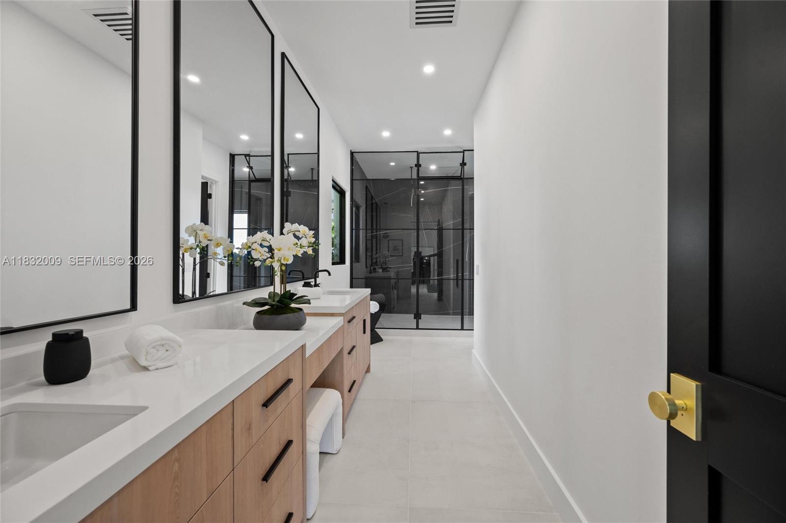 BREAKERS WEST - Residential