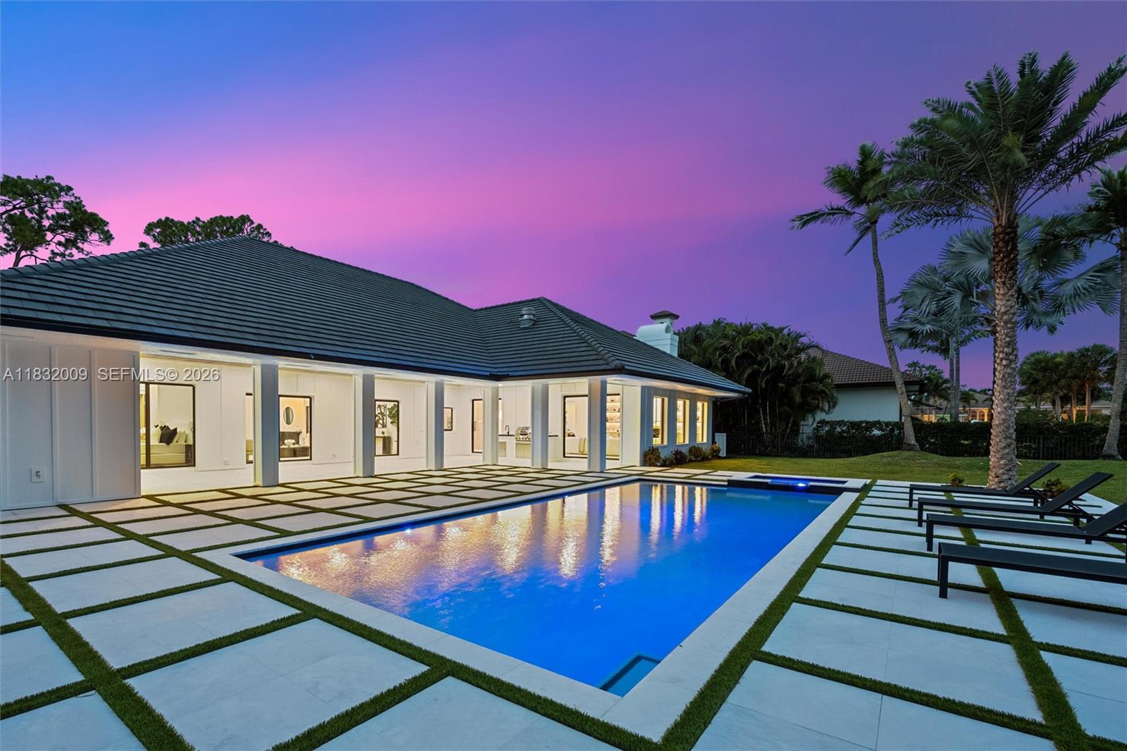 BREAKERS WEST - Residential