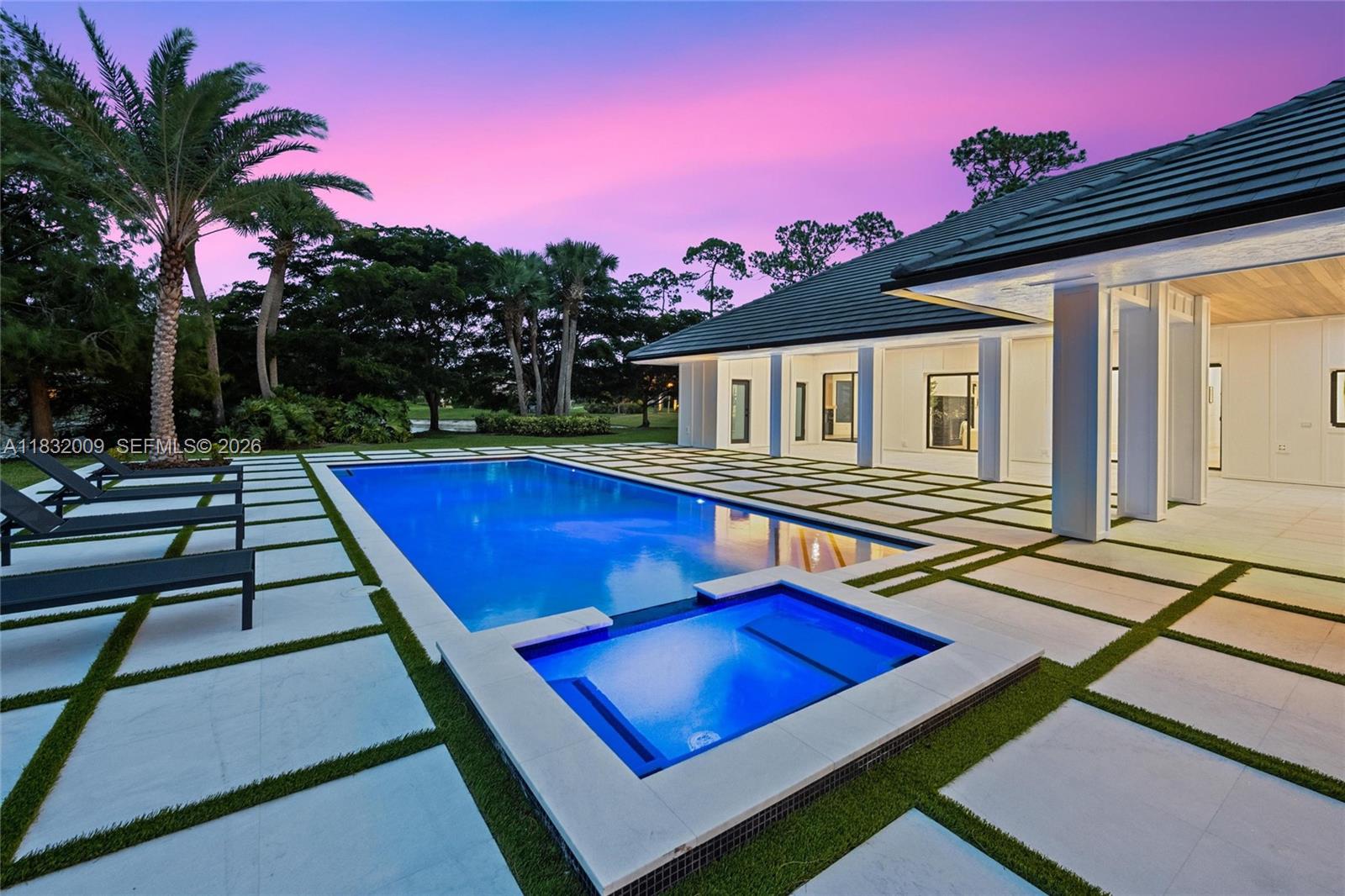 BREAKERS WEST - Residential