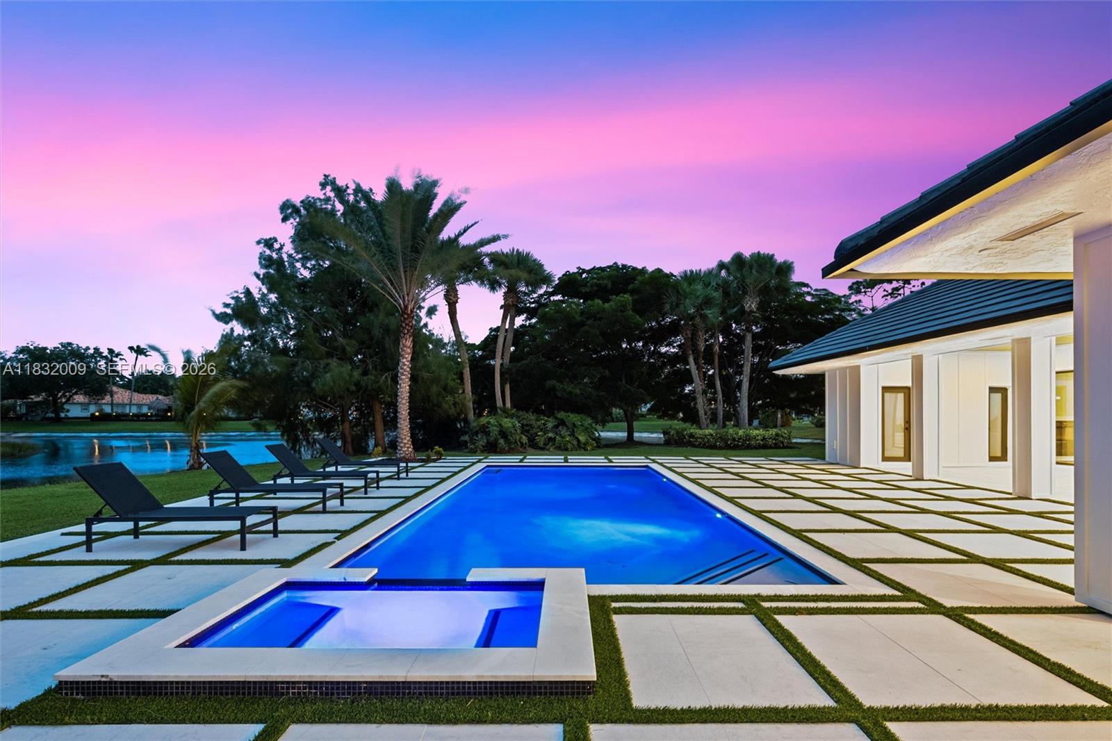 BREAKERS WEST - Residential