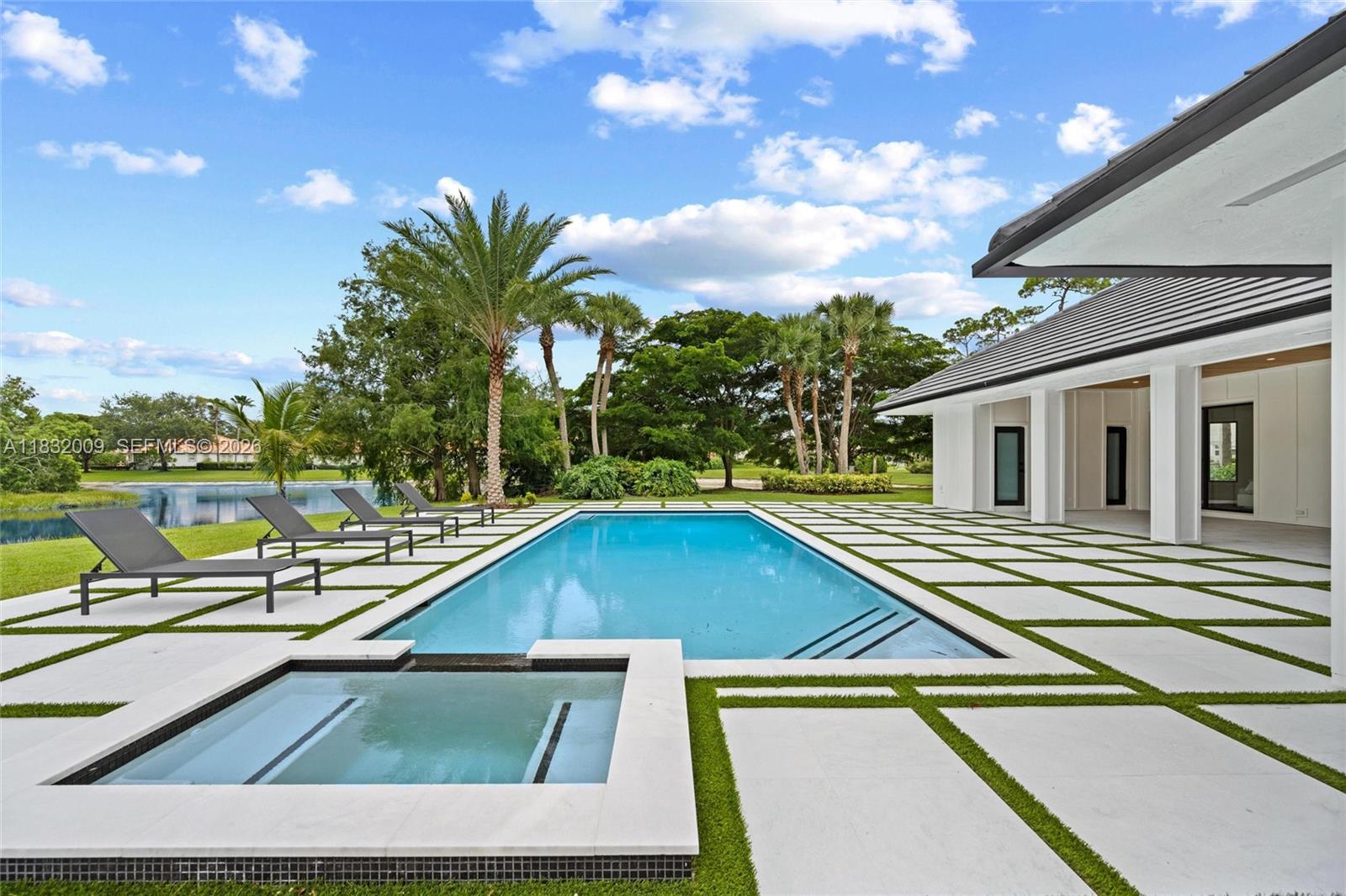 BREAKERS WEST - Residential