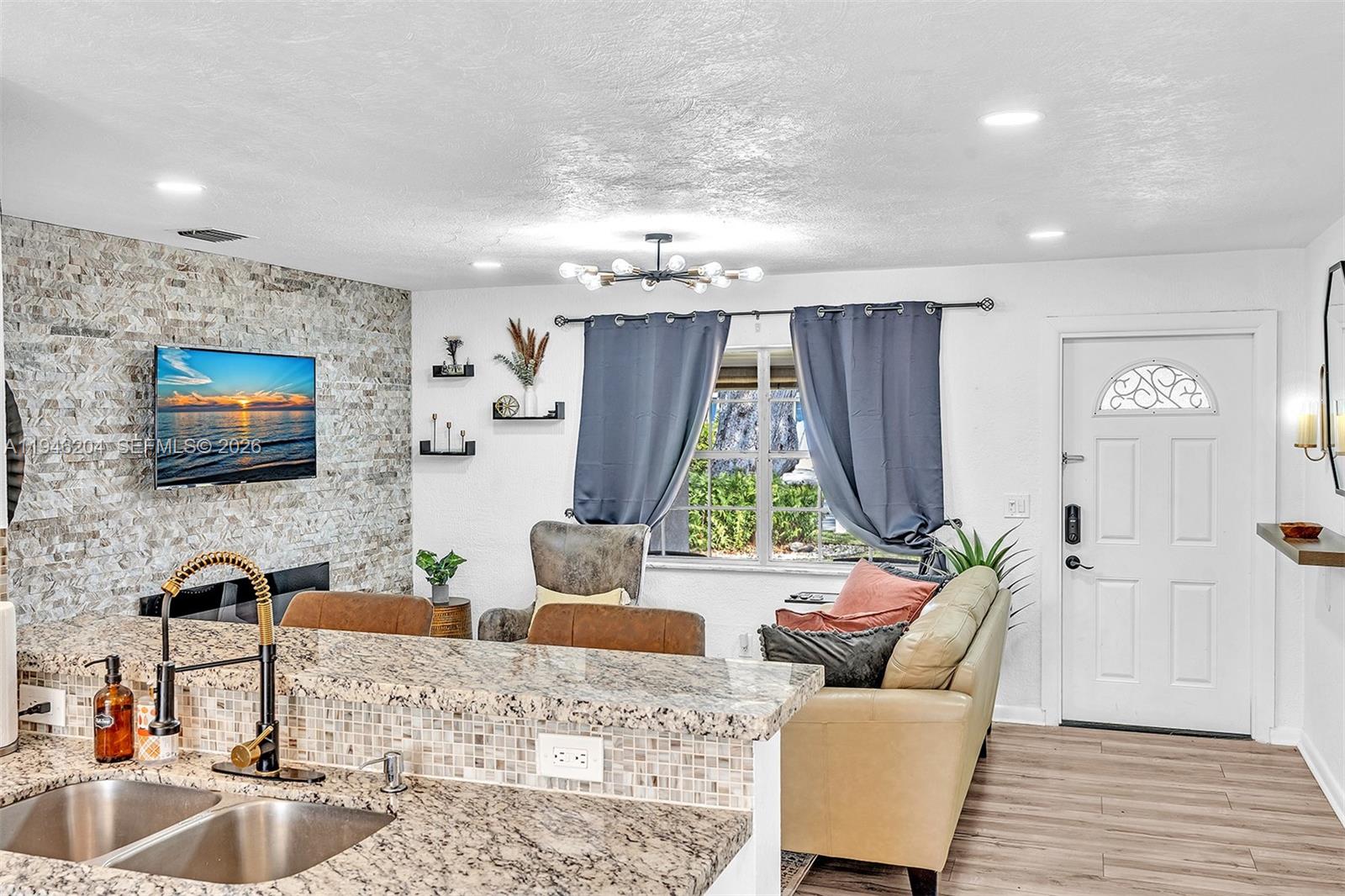 AVON HEIGHTS - Residential