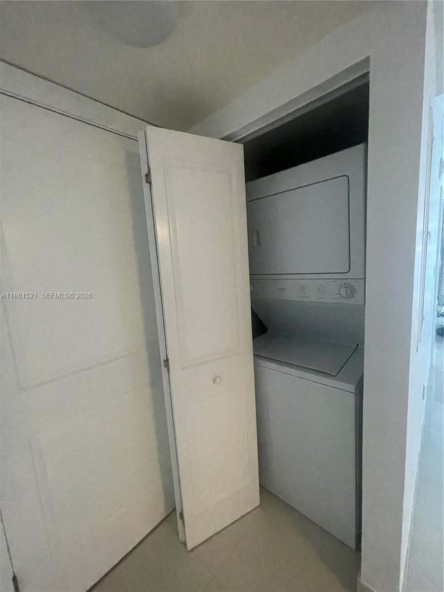 1800 N Bayshore Dr 1812