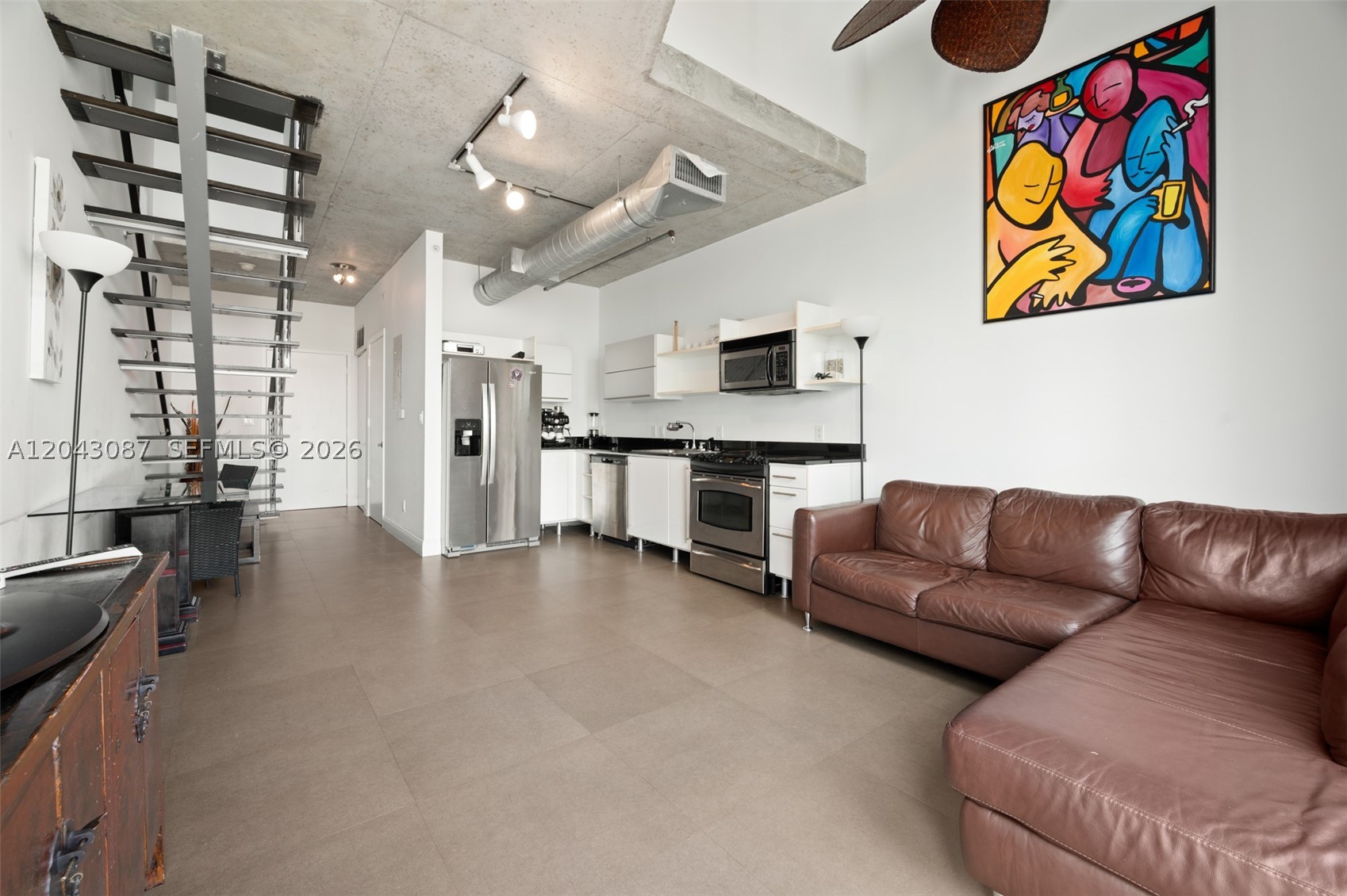 690 SW 1 Ct 2703