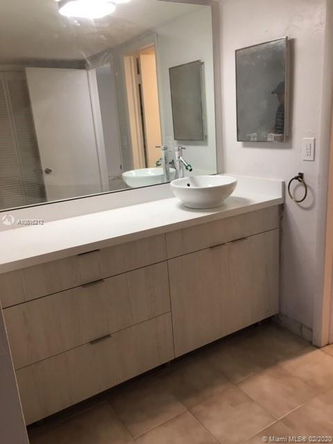 VILLA CAPRI CONDO - Residential Lease