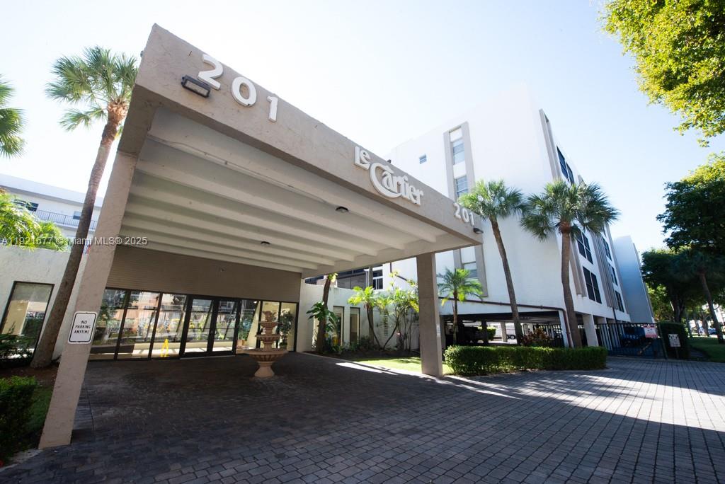 LE CARTIER CONDO - Residential