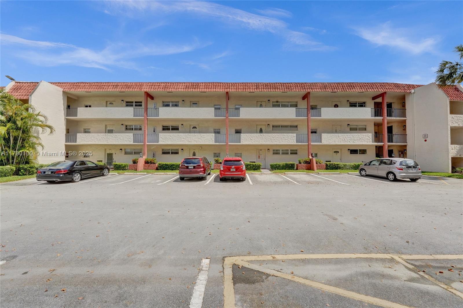Rental Property at 830 S Hollybrook Dr 310, Pembroke Pines, Miami-Dade County, Florida - Bedrooms: 2 
Bathrooms: 2  - $2,480 MO.