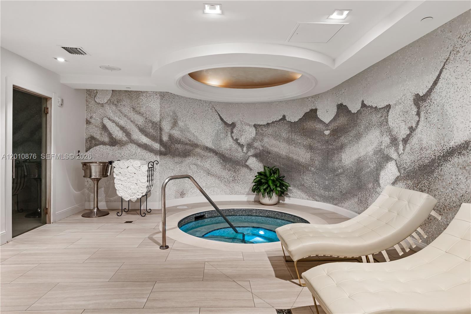TURNBERRY OCEAN COLONY - Residential