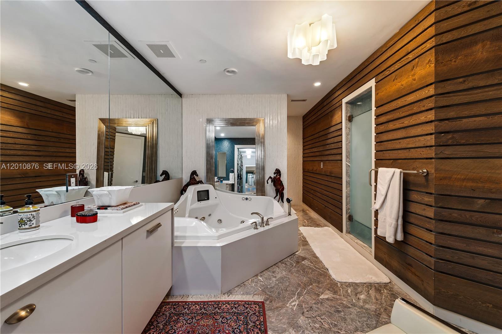 TURNBERRY OCEAN COLONY - Residential