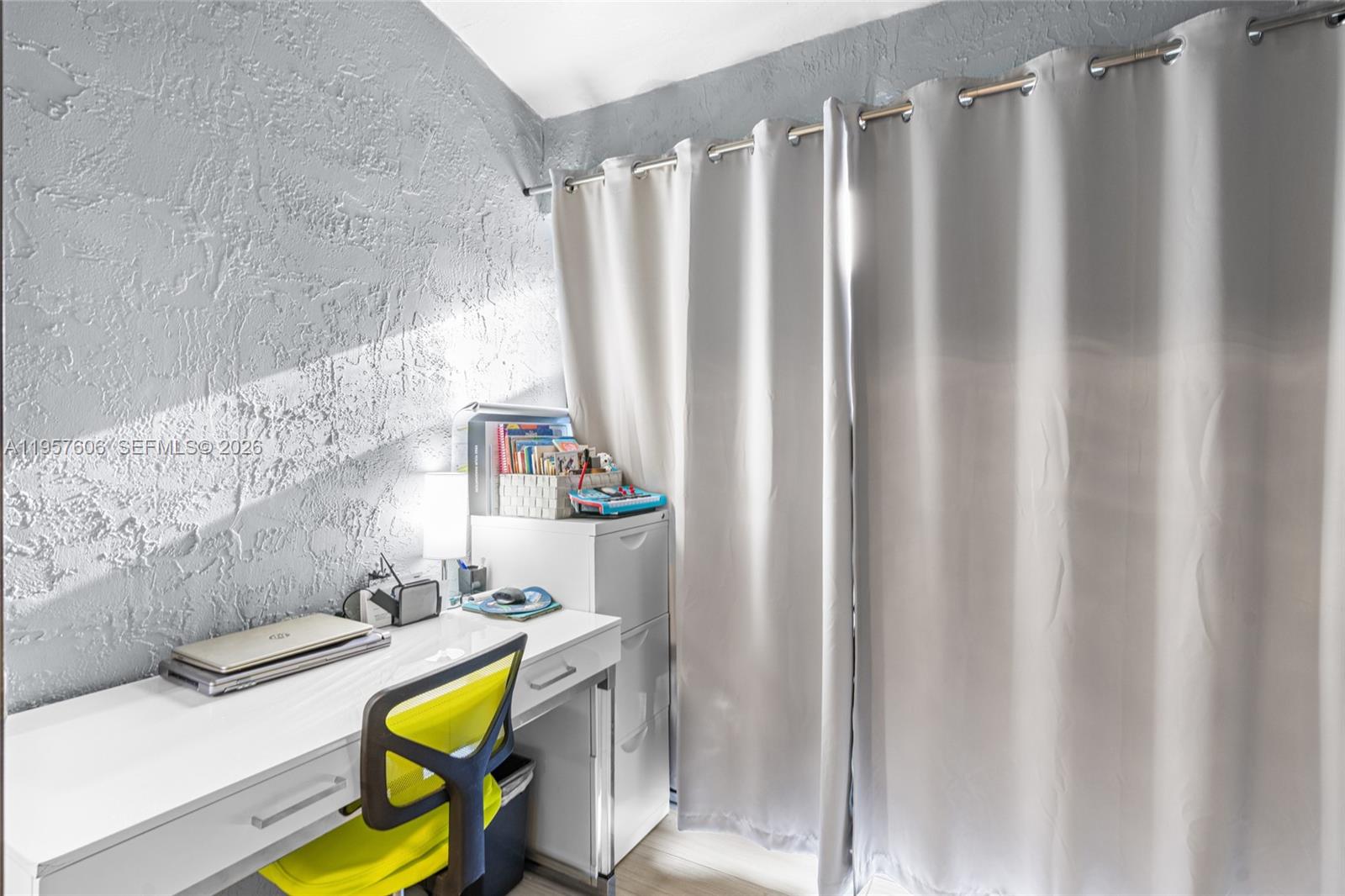 WESTVIEW CONDOMINIUM NO N - Residential