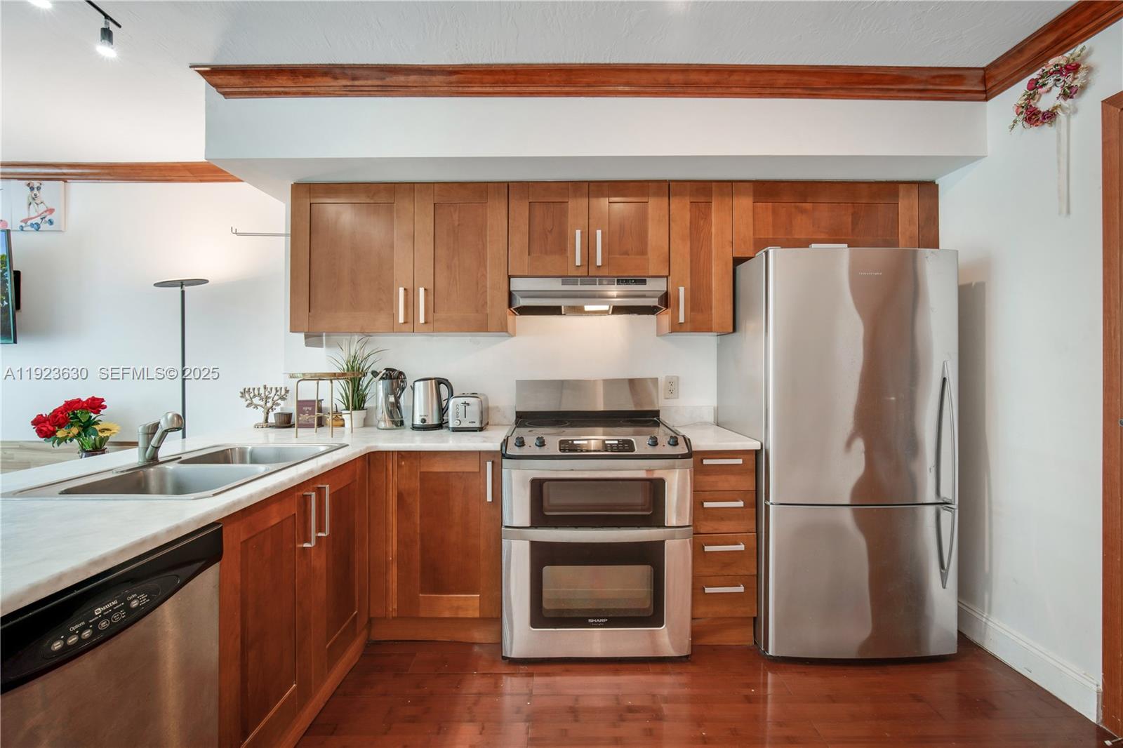 9499 Collins Ave 1005