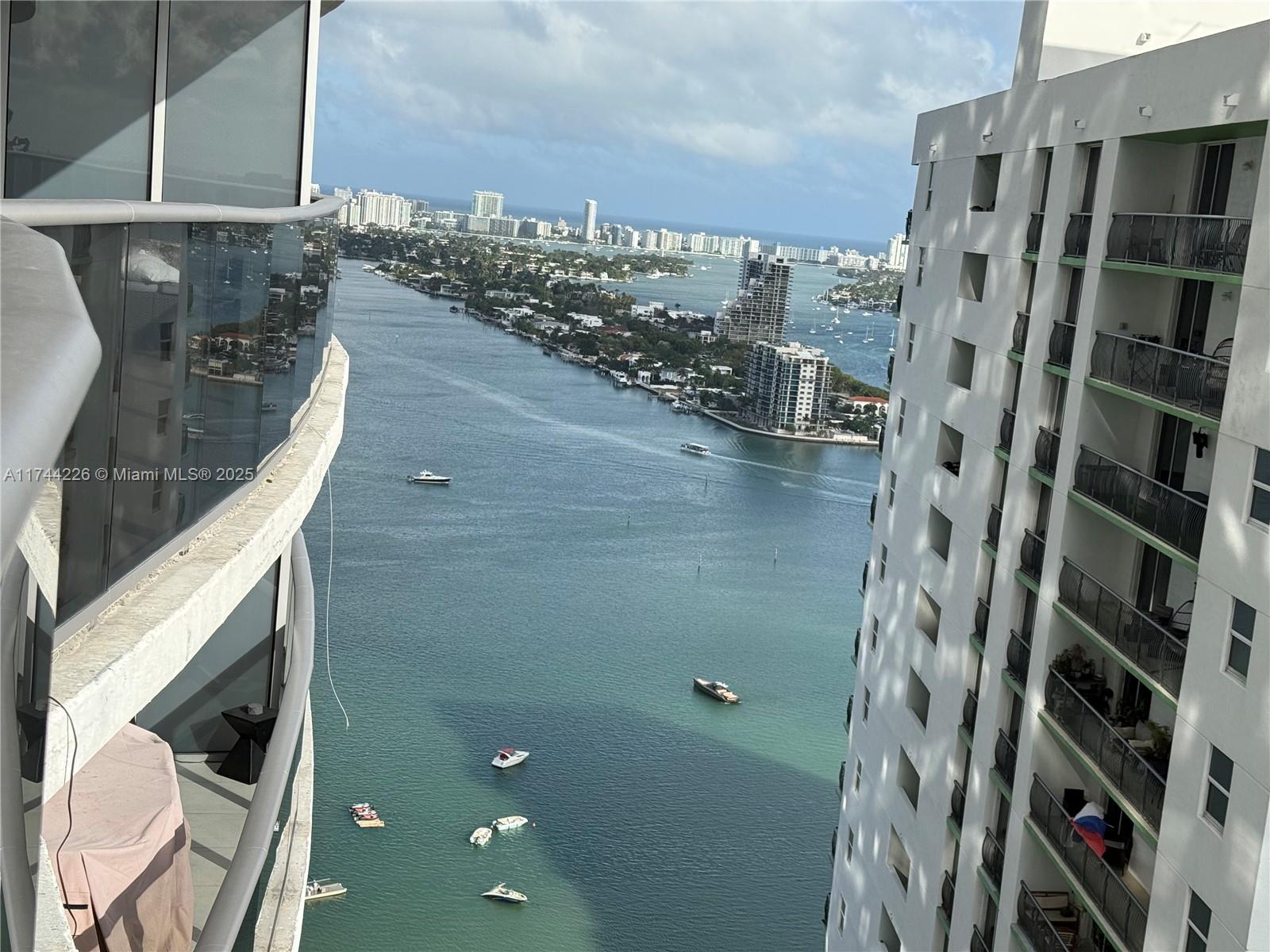 ARIA ON THE BAY CONDO - Residential