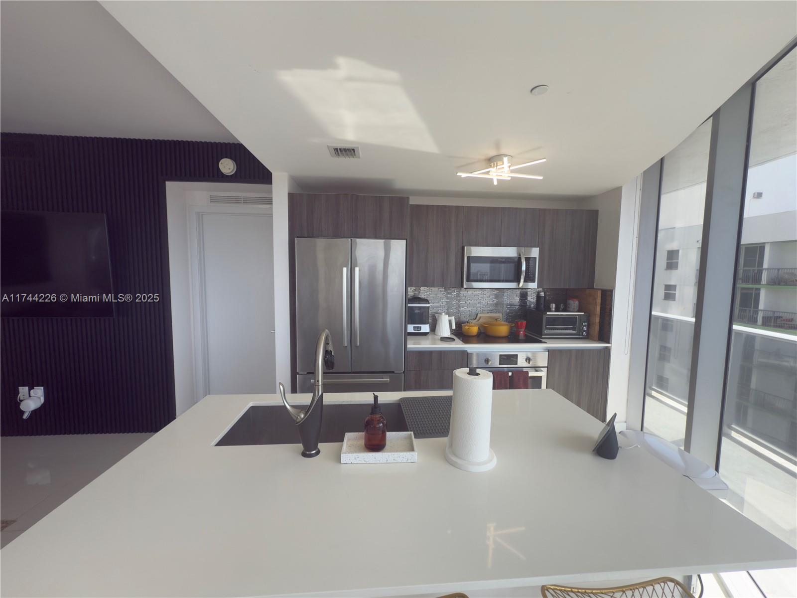 ARIA ON THE BAY CONDO - Residential