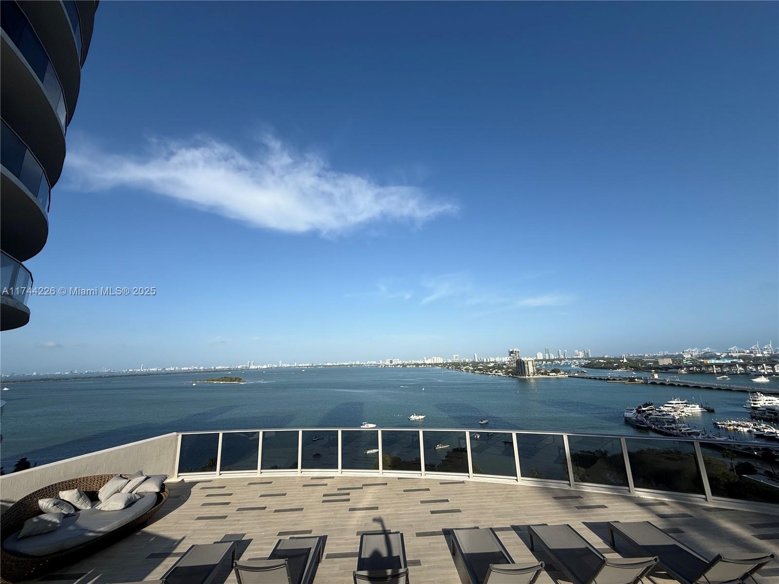 ARIA ON THE BAY CONDO - Residential