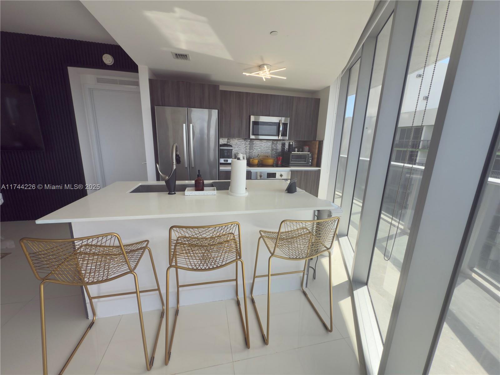 ARIA ON THE BAY CONDO - Residential