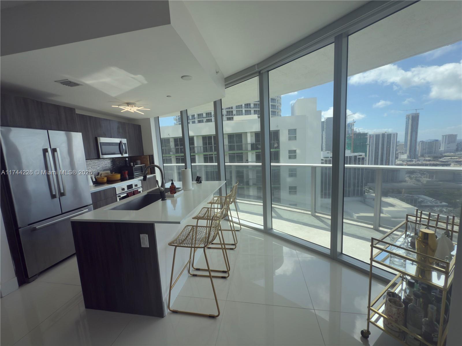 ARIA ON THE BAY CONDO - Residential