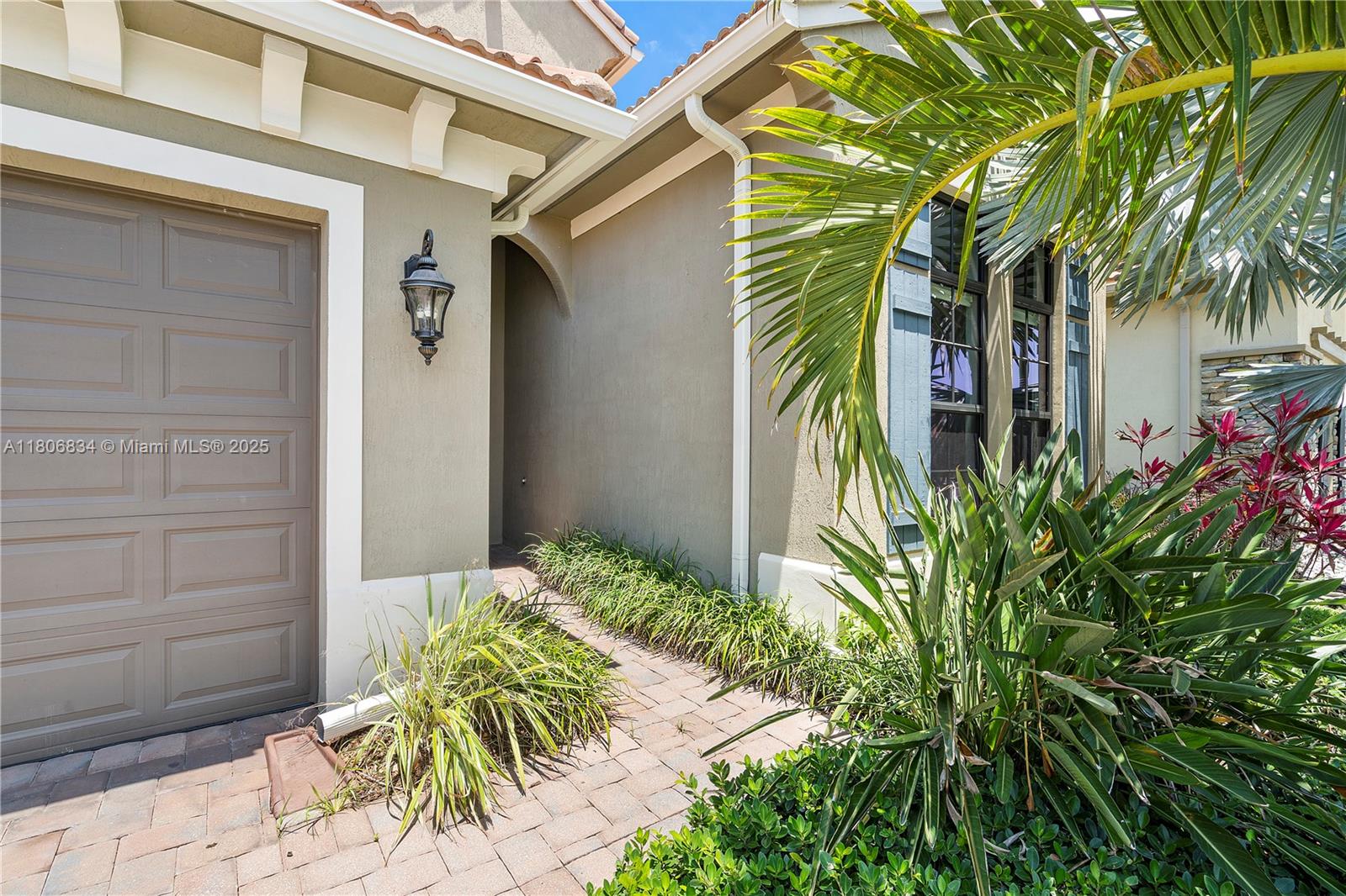 12065 N Kalmar Cir N