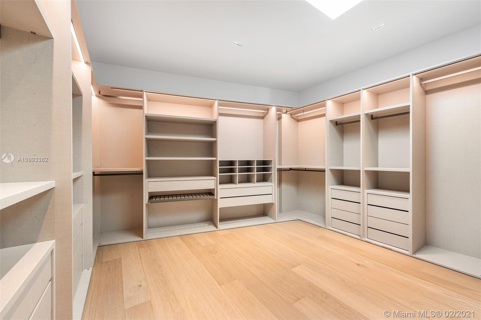 EASTERN SHORES - Residential