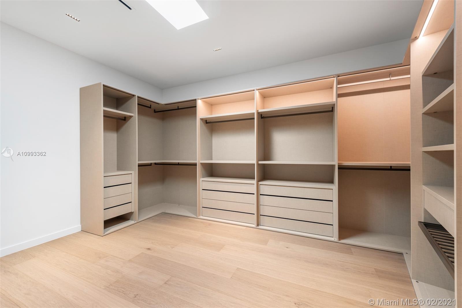 EASTERN SHORES - Residential