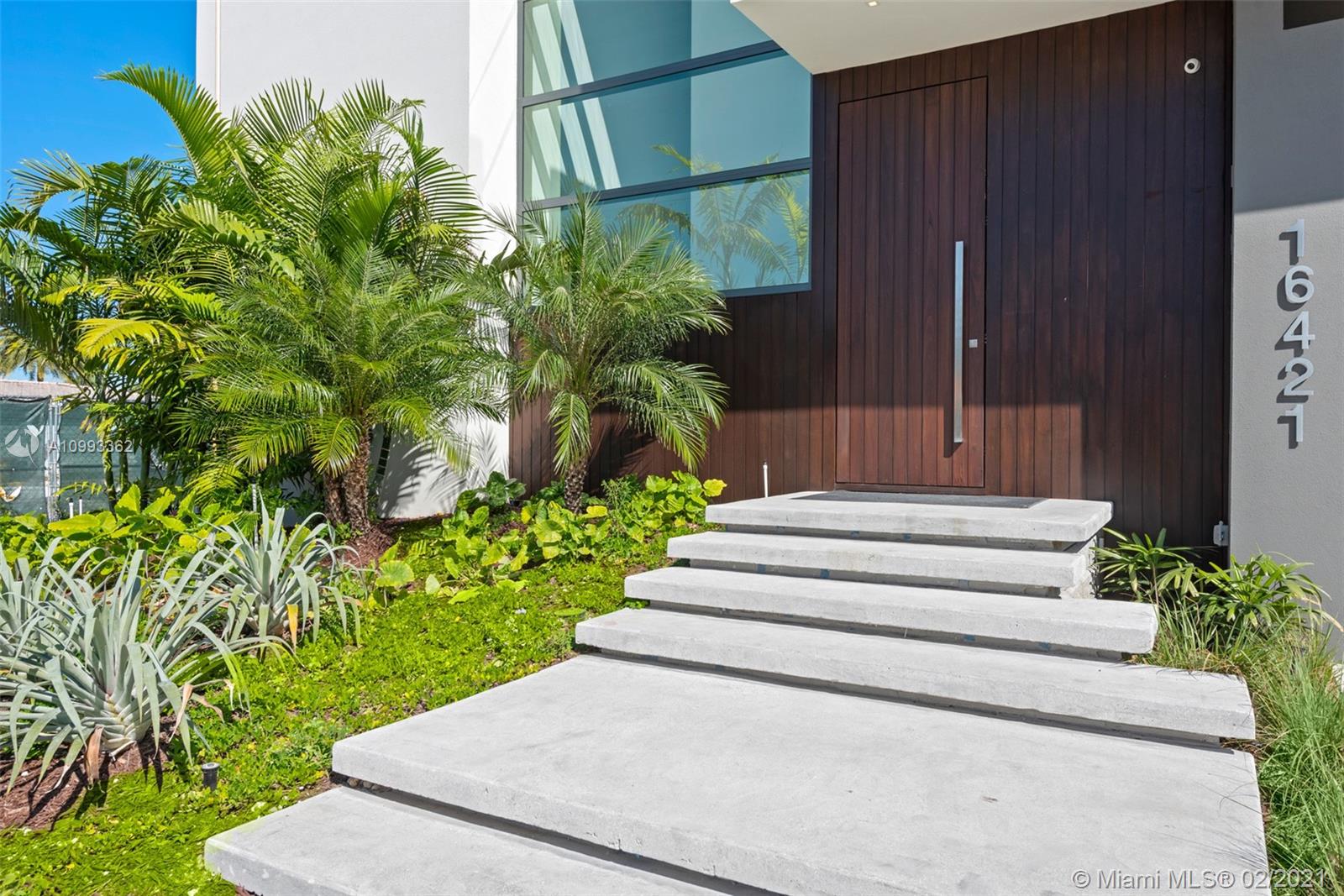 EASTERN SHORES - Residential