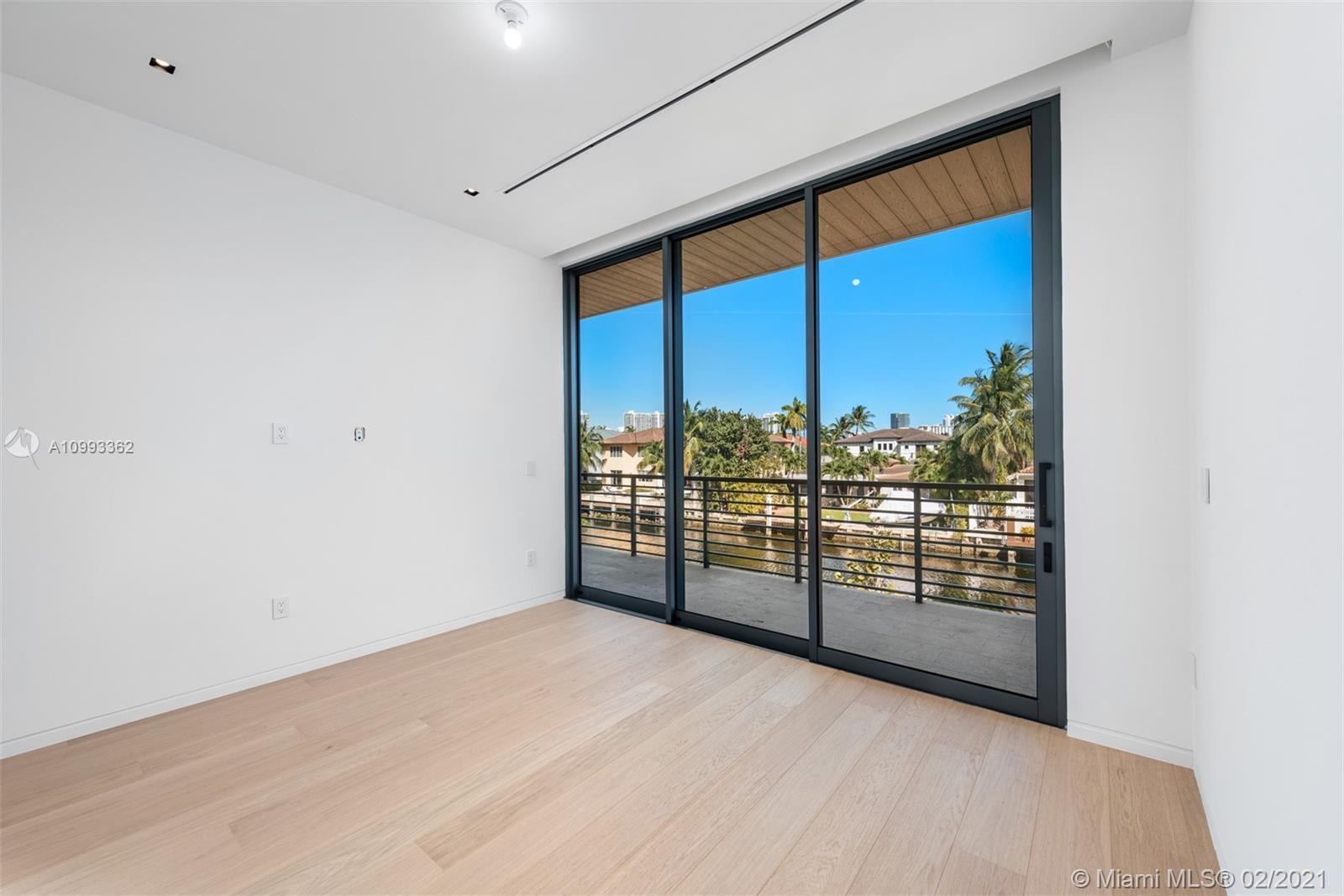 EASTERN SHORES - Residential