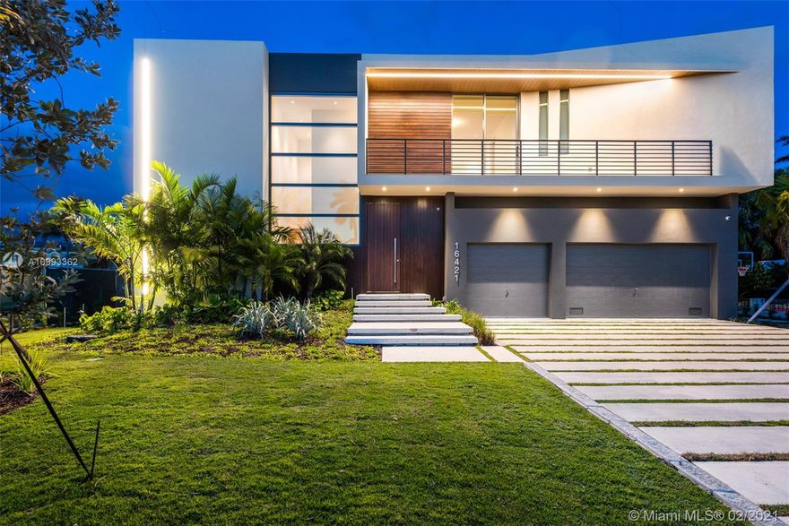 This BRAND NEW one-of-a-kind masterpiece developed by Humberto Ramirez, and designed by Hugo Mijares is the definition of modern luxury living. Boasting 6 bedrooms, 7 1/2 bathrooms, and 5334 sq ft - the home sits upon 80 ft of waterfront with a brand new seawall and concrete dock, offers panoramic & long canal views and a backyard oasis perfect for entertaining. Interior finishes include an Italian kitchen by Minutti, all Miele appliances, electric blinds, security and smart system throughout and a beautiful waterfall feature into the pool to name a few.