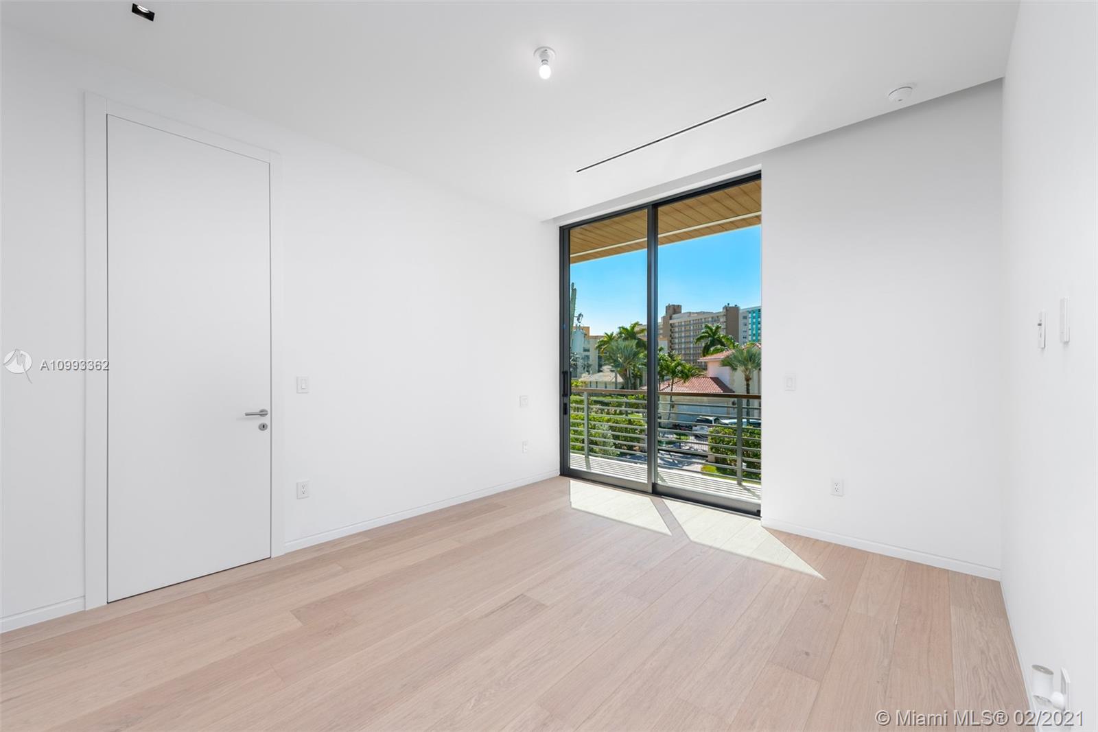 EASTERN SHORES - Residential