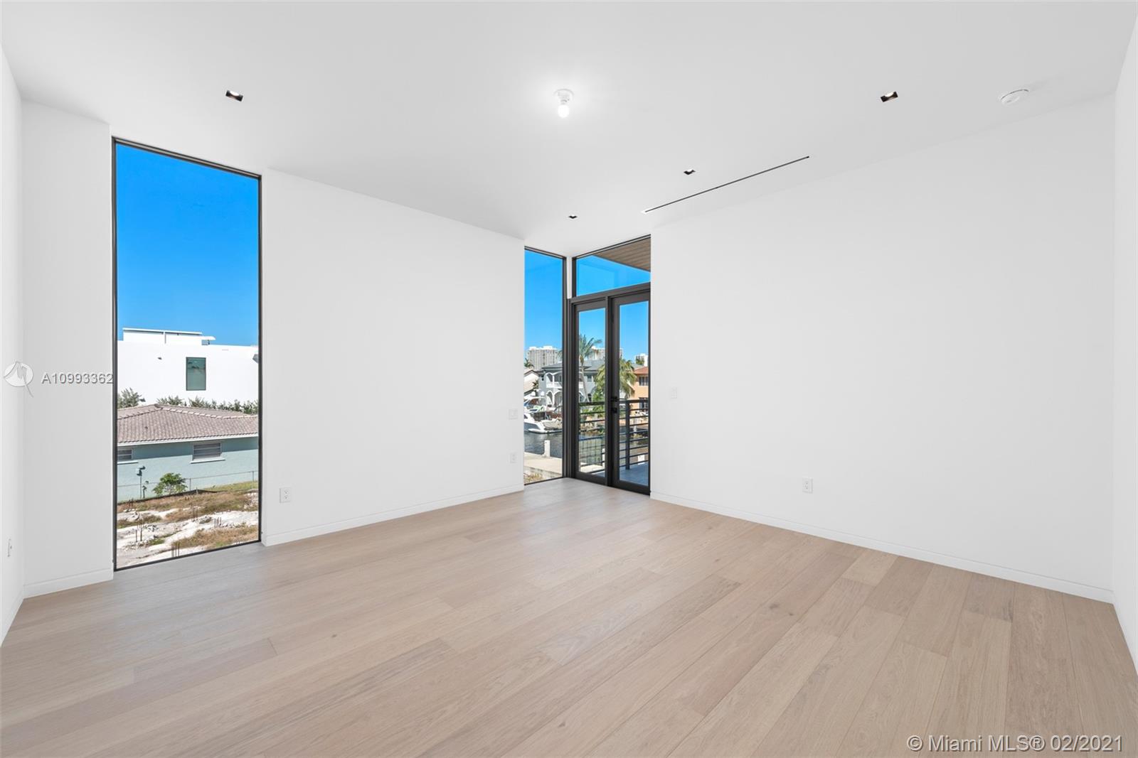 EASTERN SHORES - Residential