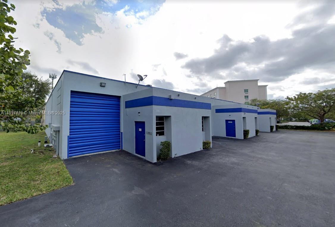 Lee & Associates presents an exceptional opportunity to lease small bay warehouse units in the thriving Kendall-Tamiami Industrial submarket. Two adjacent 2,600 SF spaces are available with up to 5,200 SF contiguous, including a desirable corner/end-cap unit. Each unit is equipped with a grade-level loading door, private office and entry, and 18' clear ceiling height, with two units offering heavy power capacity—ideal for light manufacturing or flexible industrial use. Located within a well-maintained 21,285 SF industrial park spanning 1.05 acres, the site features two IU-C zoned buildings arranged around a central common parking area with ample spaces for tenants and visitors.