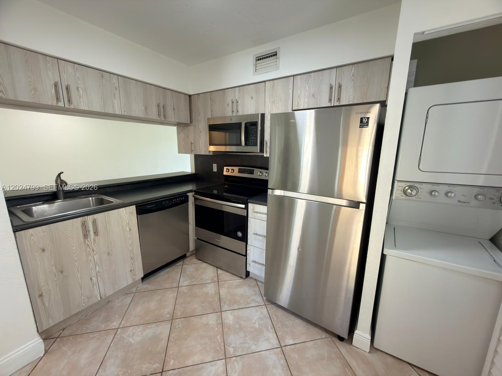 1025 Coral Club Dr 1025