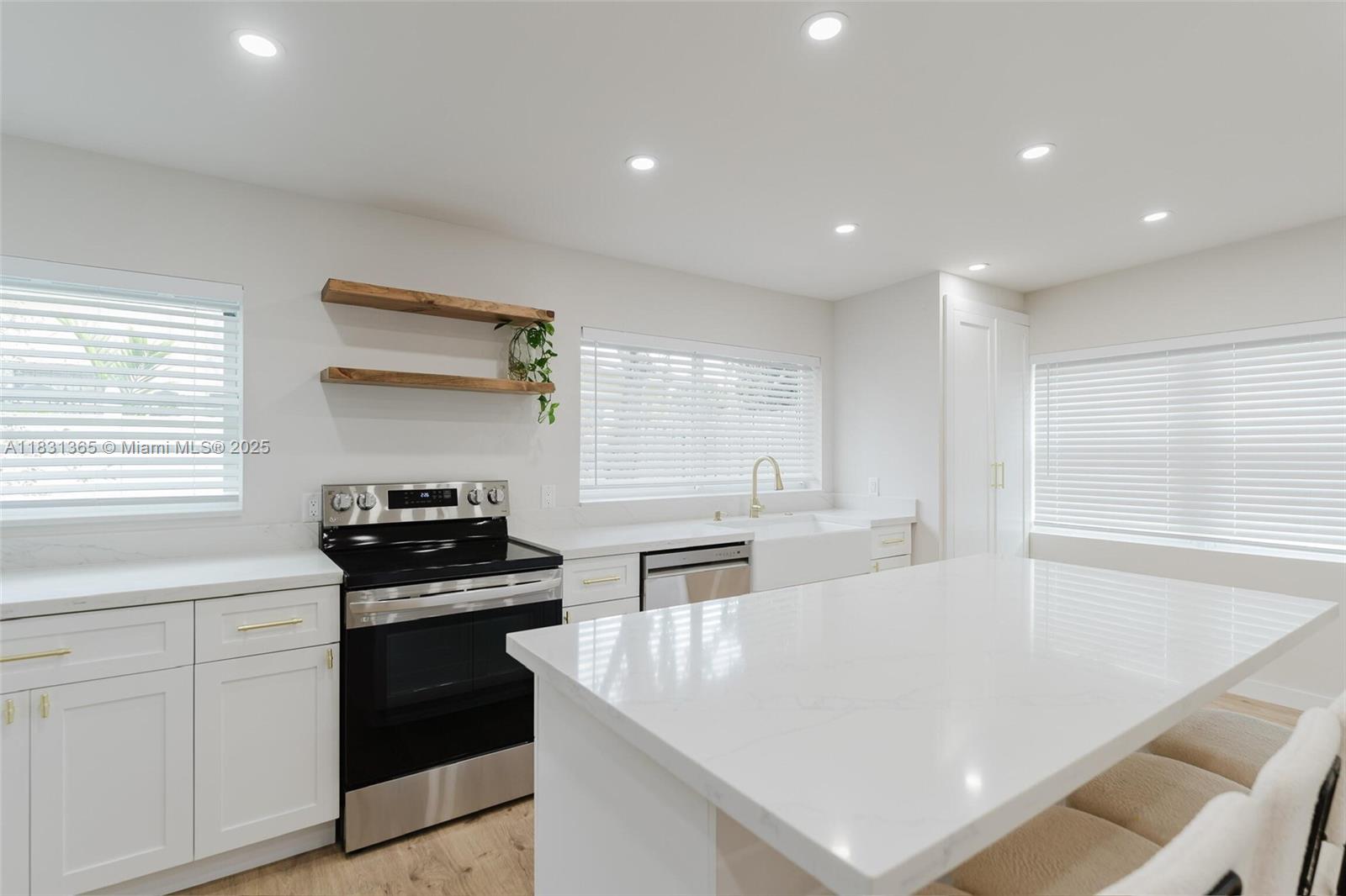 1430 SW 32nd Ct