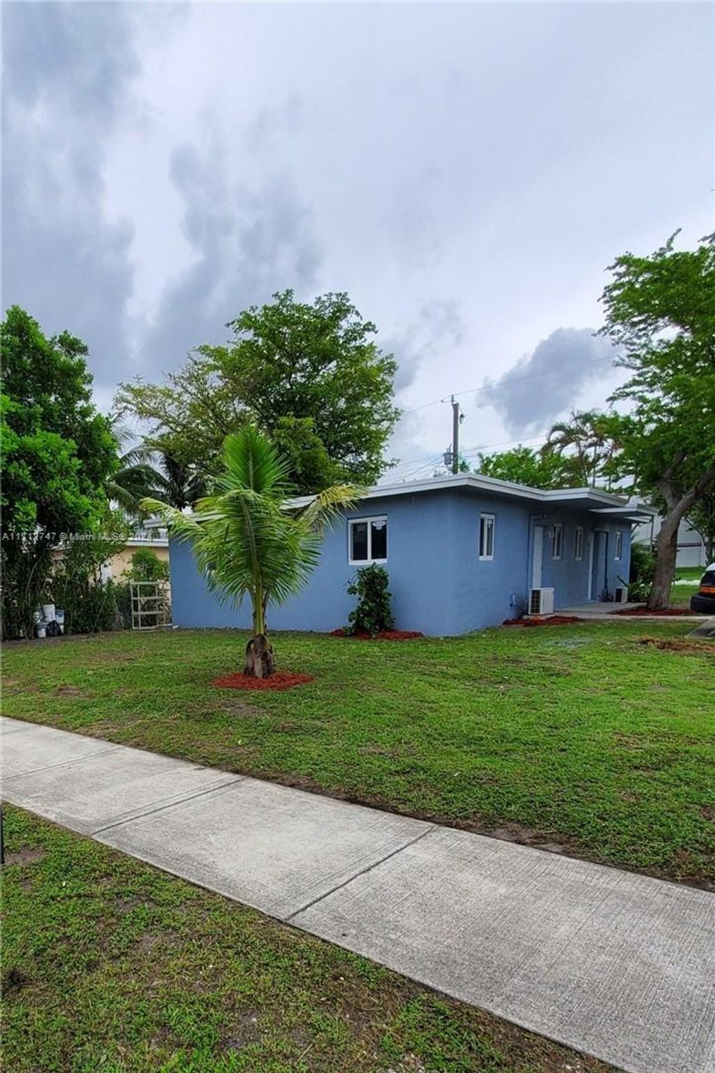Photo of 2301 NW 4th St, Pompano Beach, FL 33069 (MLS # A11712747)