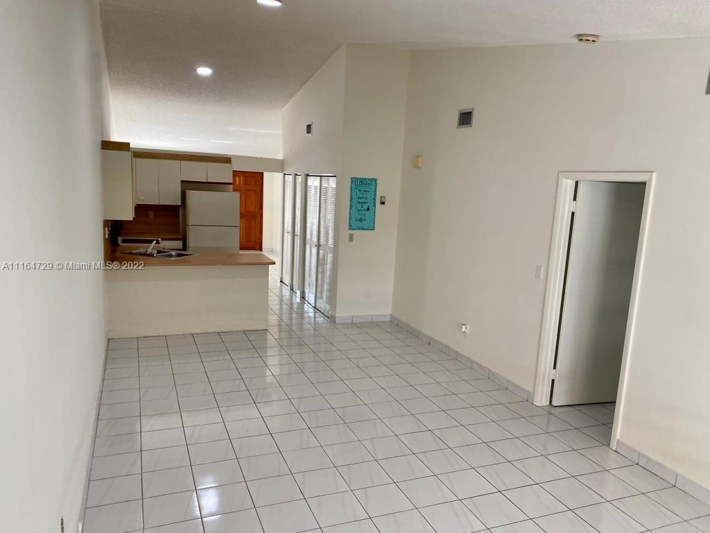 MICHELLE JARDINS NO 2 - Residential