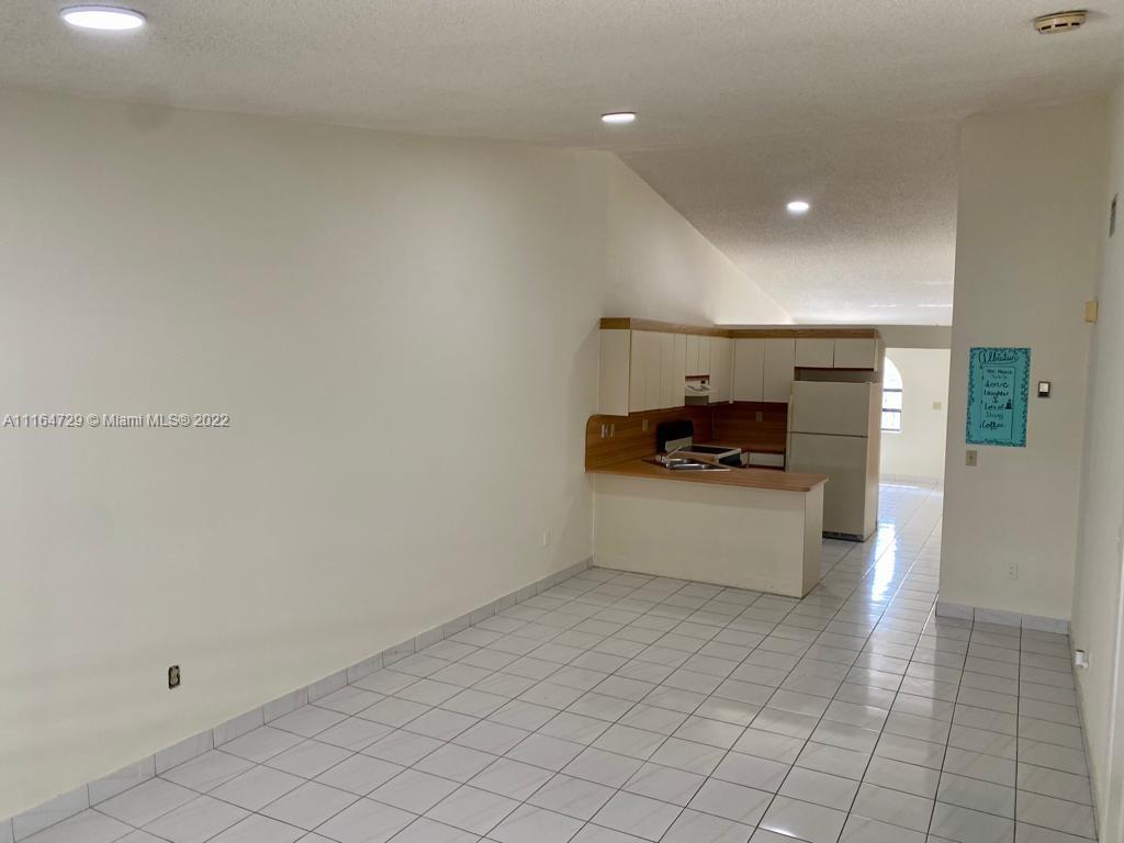 MICHELLE JARDINS NO 2 - Residential