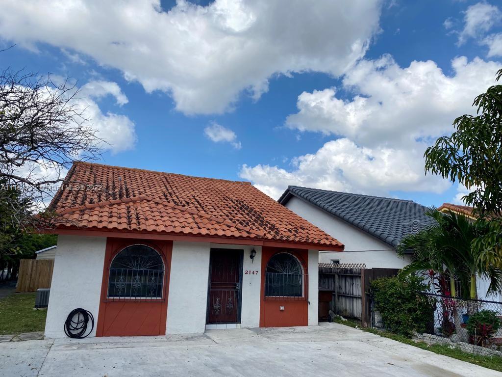 MICHELLE JARDINS NO 2 - Residential