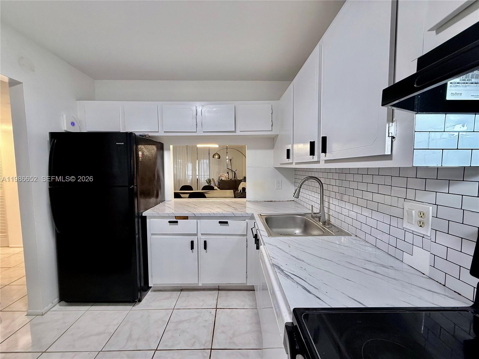 SANDS POINT CONDOMINIUM I - Residential