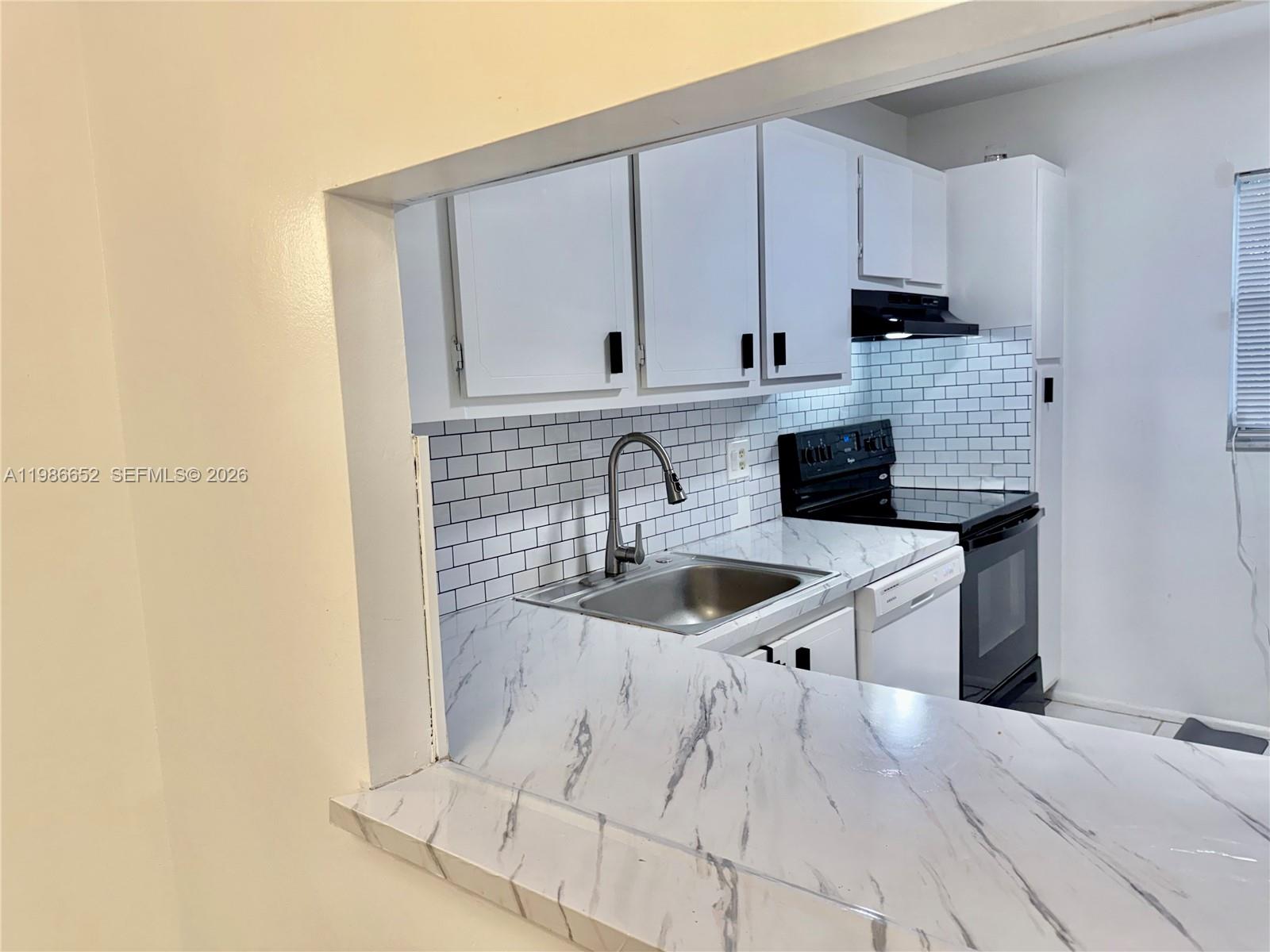 SANDS POINT CONDOMINIUM I - Residential