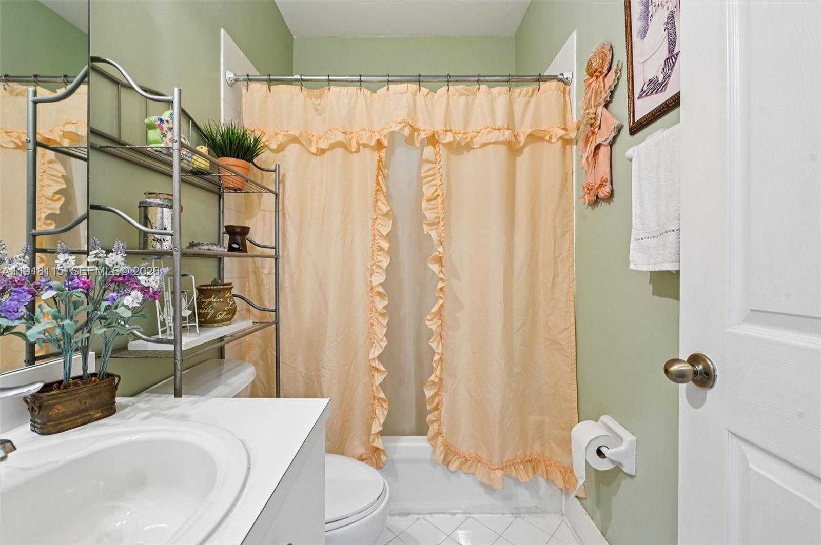 VILLAS AT CARMEL CONDO NO - Residential