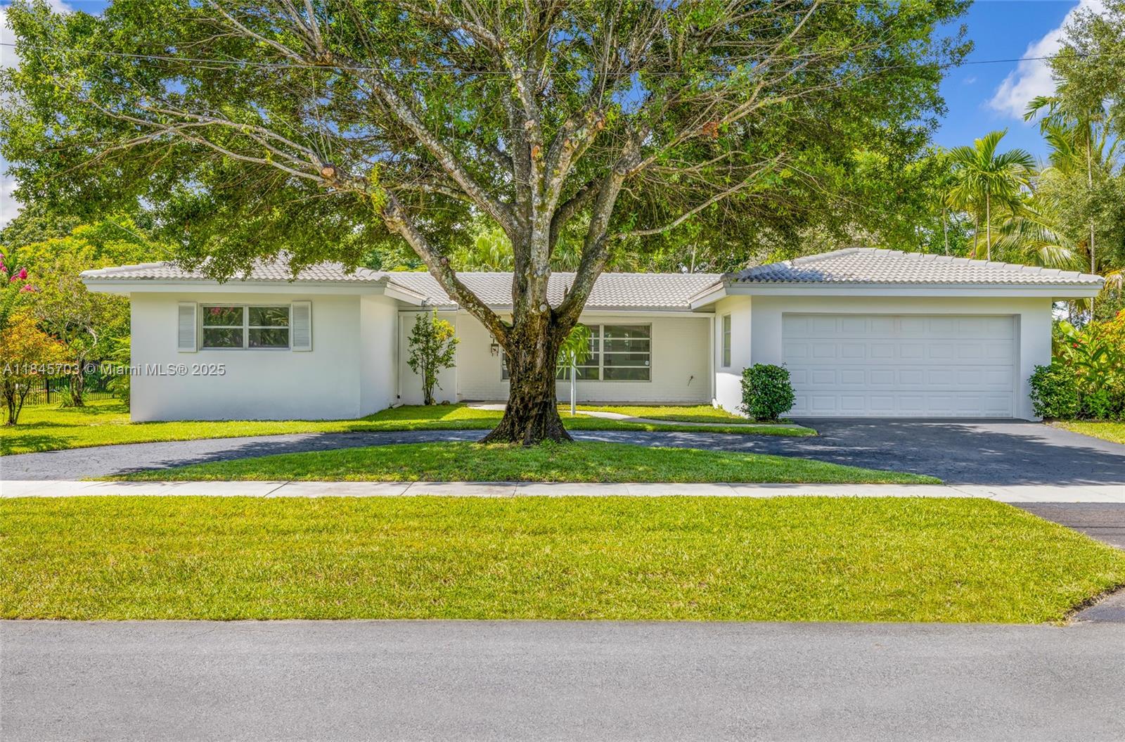 Here’s a good find, a canal front home in the heart of Plantation Park! Walk in the front door, as you look across the living room thru the glass doors, you see the screened in pool & view of the canal. Split-plan with living, dining & breakfast area in the kitchen. Covered porch great for outside dining overlooking a pond with waterfall. Circular drive, a 2-car garage with a hurricane door. Easy access to main highways, shopping, restaurants, hospitals, parks, and top-rated schools. Original bathrooms, kitchen, windows, & doors. Sprinklers pull from the canal. AC replaced 5/23 House was tented 3/25 with transferable warranty. Sprinkler pump replaced 2/24, Pressure cleaned 4/25, painted inside & out 6/25 pool screen replaced 06/25