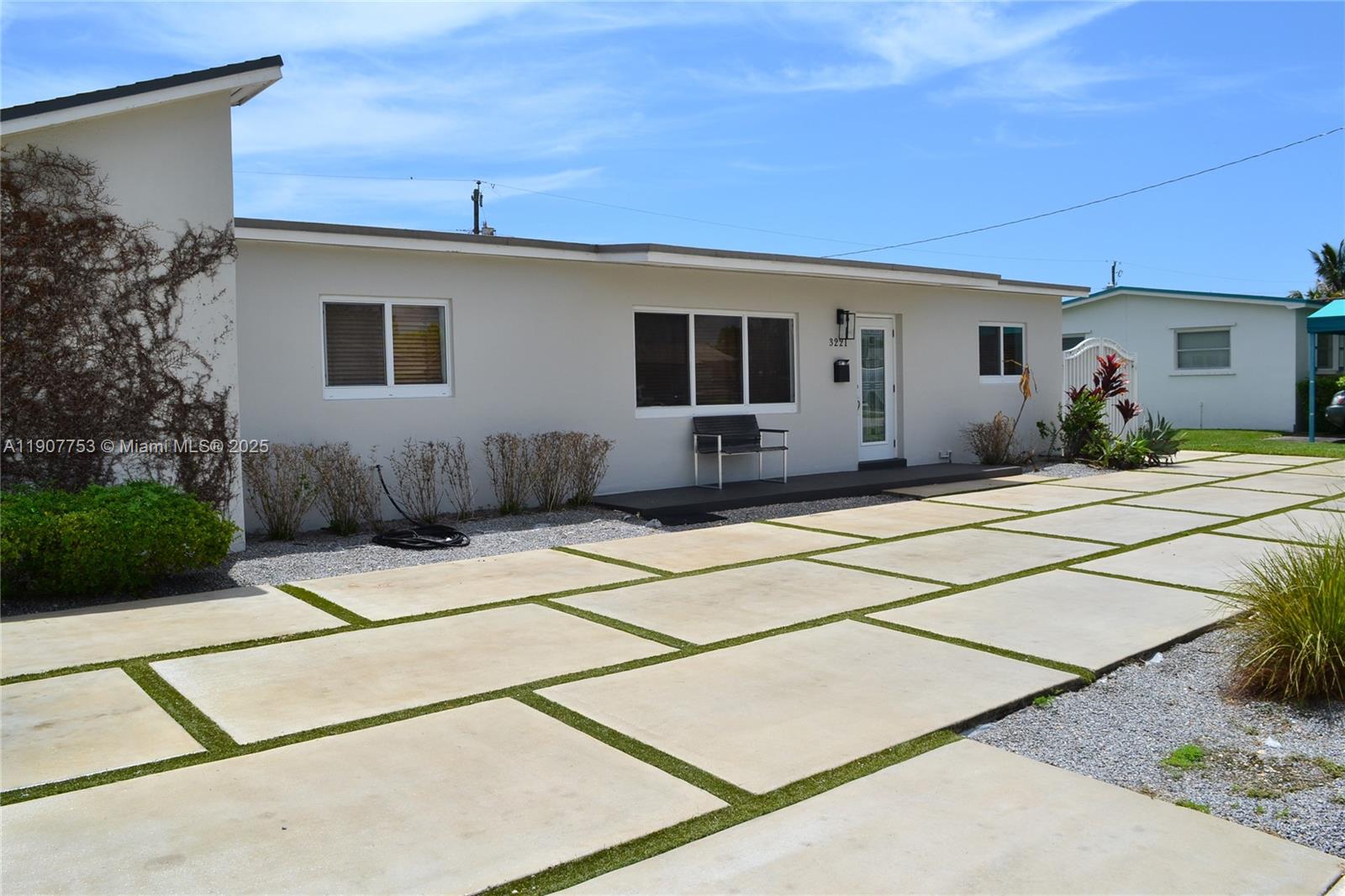 CORAL GLADE HEIGHTS - Residential Lease