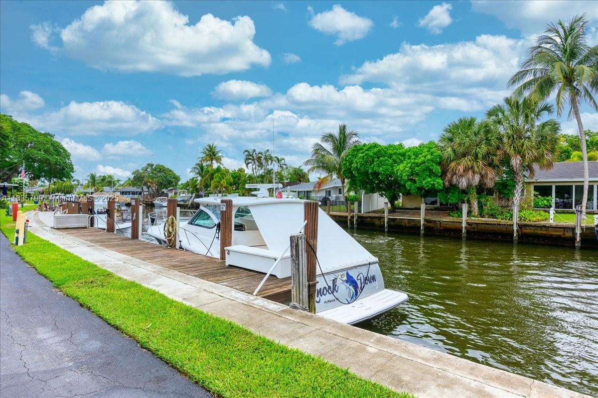1200 SW 12th St 214