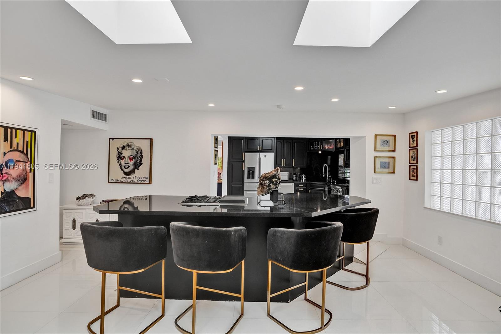 SKY LAKE - Residential