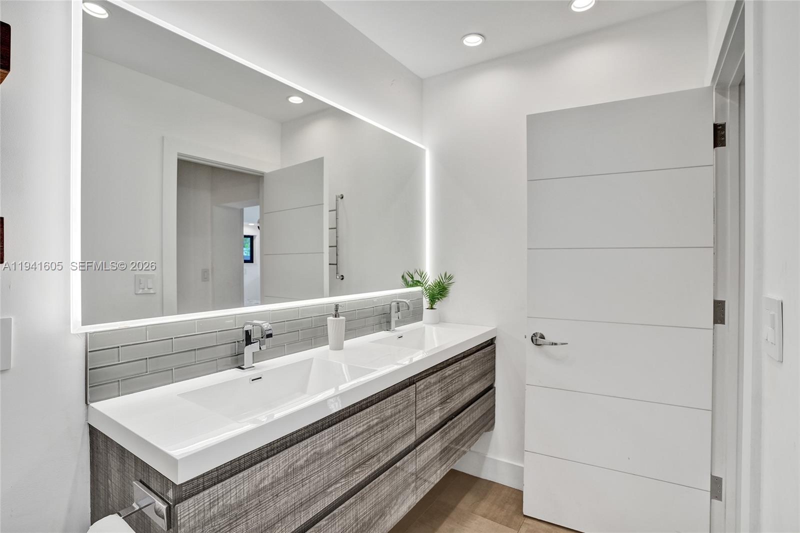 SKY LAKE - Residential