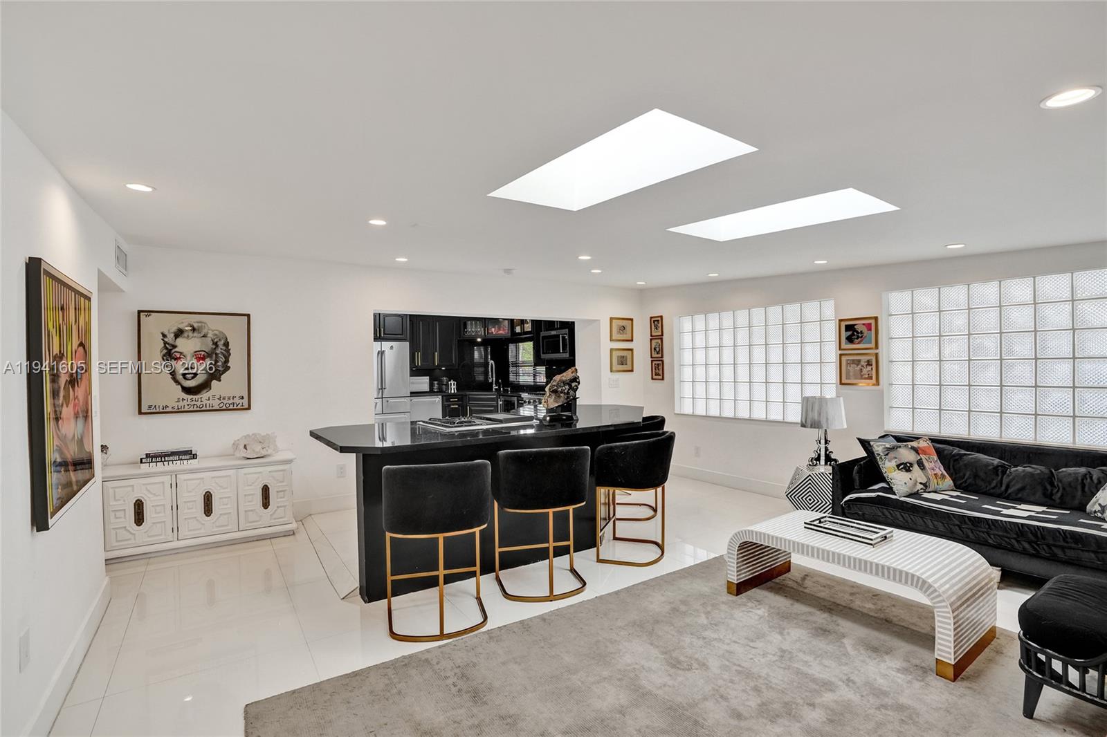 SKY LAKE - Residential