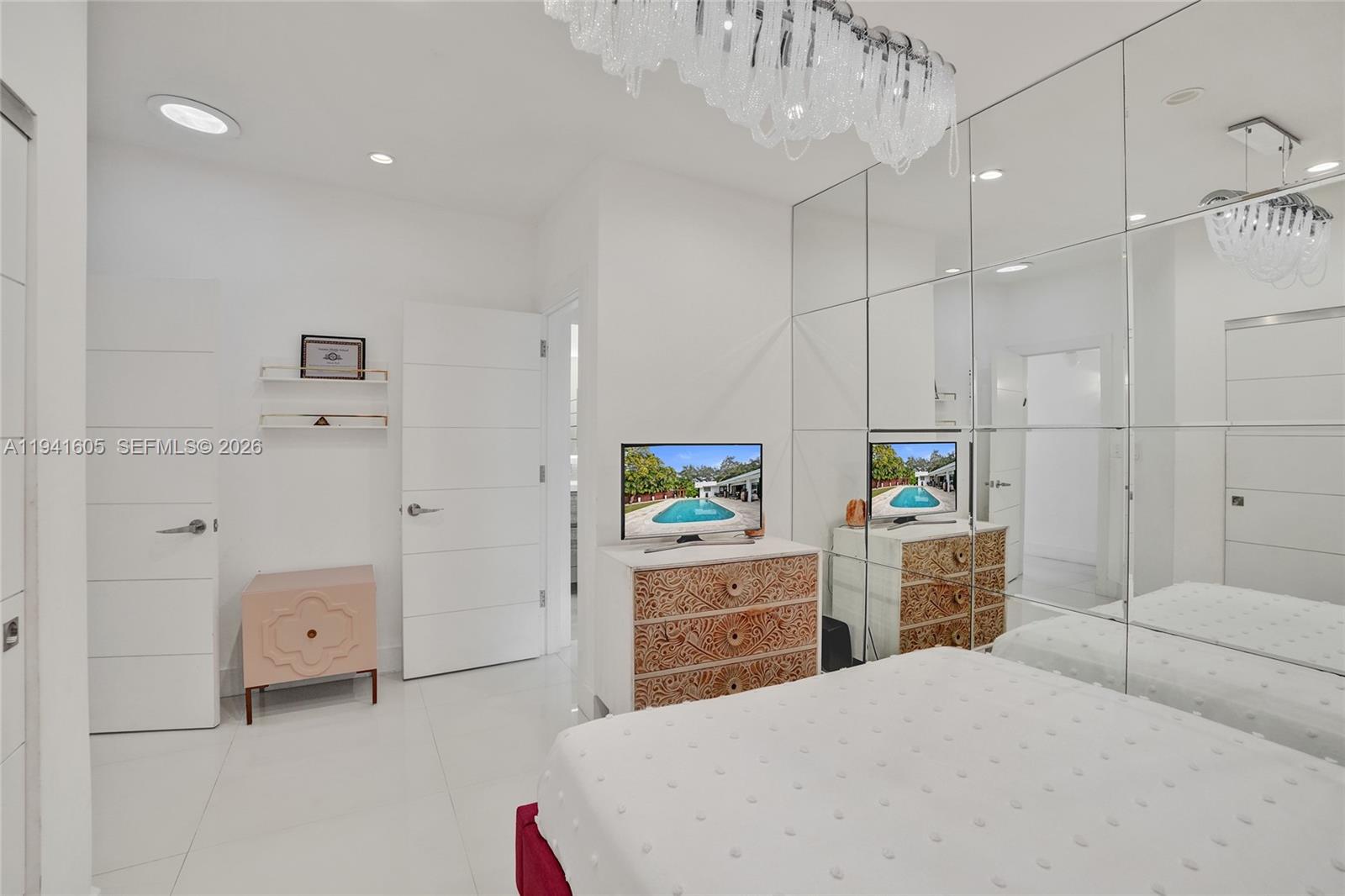 SKY LAKE - Residential